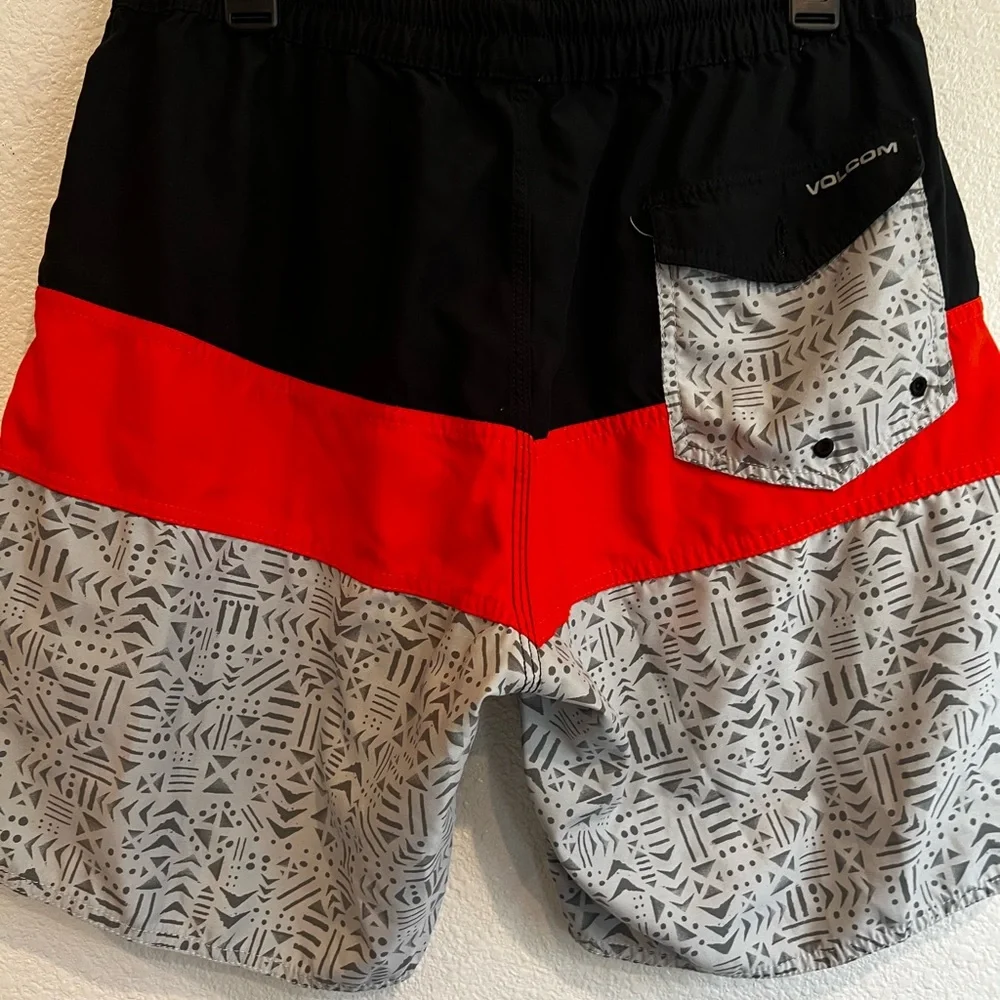 Volcom board shorts‎